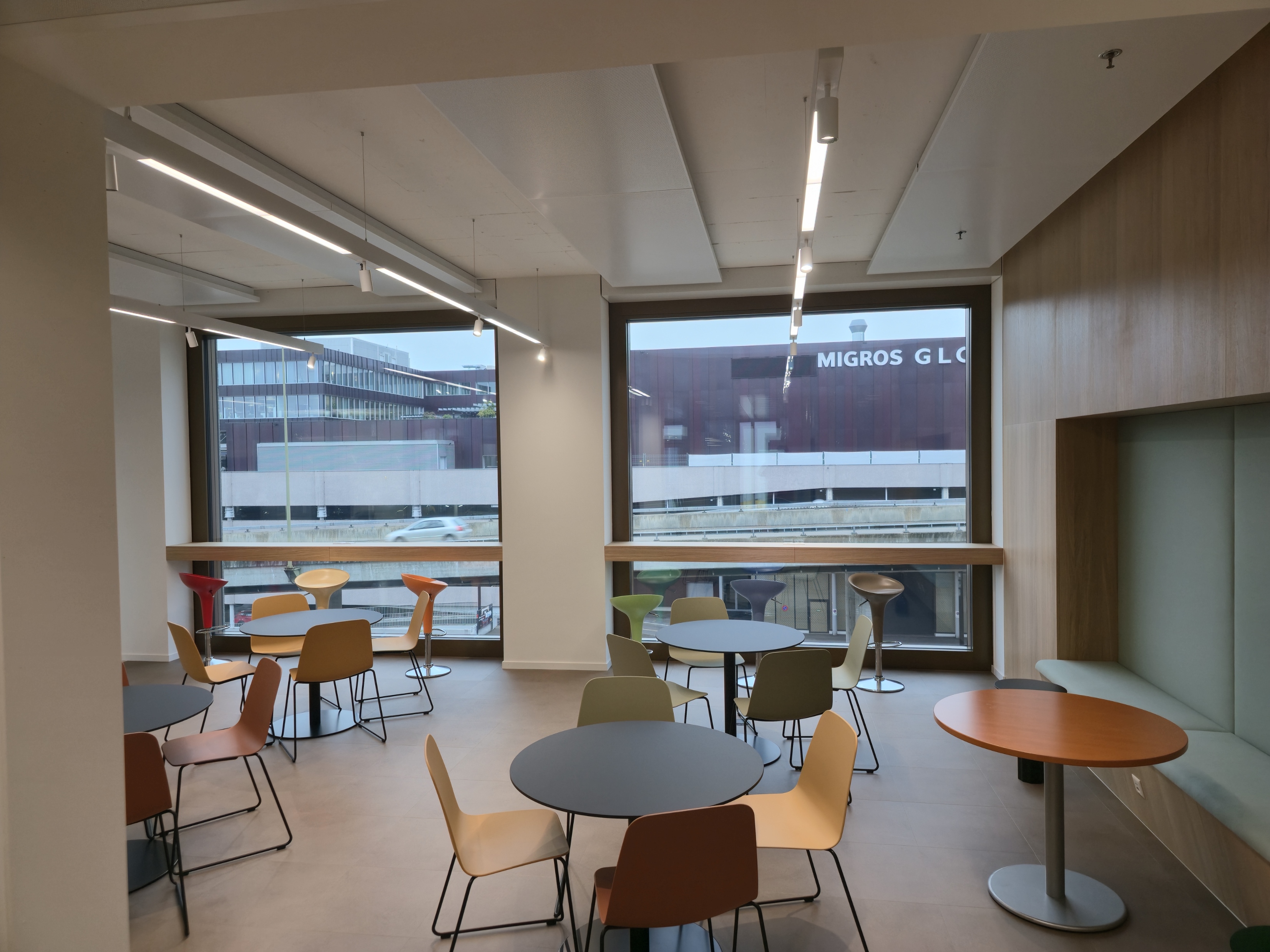 Auto Finance Richti | 8304 Wallisellen | Bürobeleuchtung Projektbild